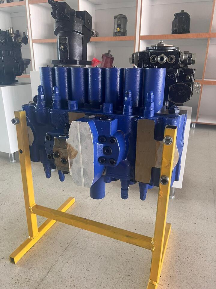 REXROTH R900779351 M8 - 1356 -00 / 7M8 - 22 - Válvula hidráulica para Martillo de hinca de pilotes: foto 1 REXROTH R900779351 M8 - 1356 -00 / 7M8 - 22 - Válvula hidráulica para Martillo de hinca de pilotes: foto 1