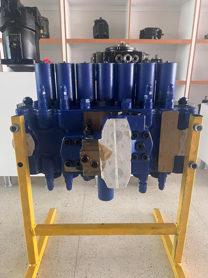 REXROTH R900779351 M8 - 1356 -00 / 7M8 - 22 - Válvula hidráulica para Martillo de hinca de pilotes: foto 2 REXROTH R900779351 M8 - 1356 -00 / 7M8 - 22 - Válvula hidráulica para Martillo de hinca de pilotes: foto 2