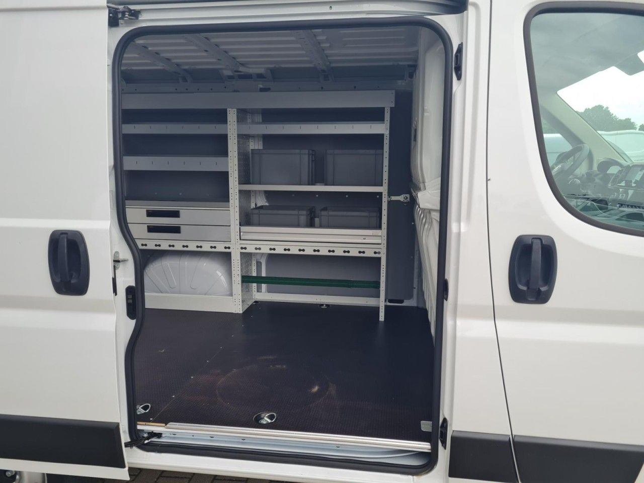 Fiat Ducato 30 Kasten L1H1 KLIMA PDC Werkstatteinrich - Furgoneta pequeña: foto 5 Fiat Ducato 30 Kasten L1H1 KLIMA PDC Werkstatteinrich - Furgoneta pequeña: foto 5