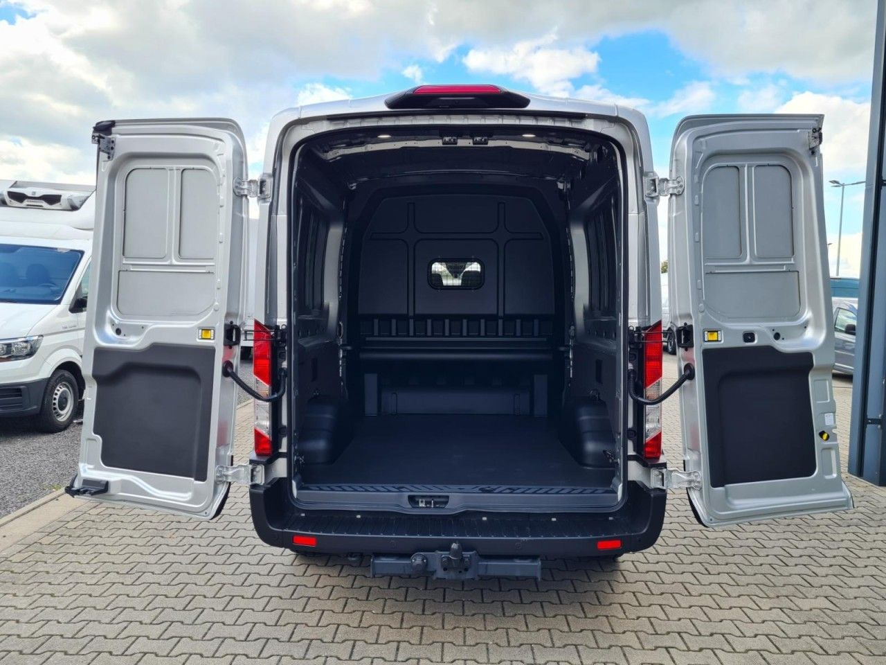 Ford Transit 3,5t Kasten Doka TDCi L3 Trend AHK PDC K - Furgón, Furgoneta combi: foto 5 Ford Transit 3,5t Kasten Doka TDCi L3 Trend AHK PDC K - Furgón, Furgoneta combi: foto 5