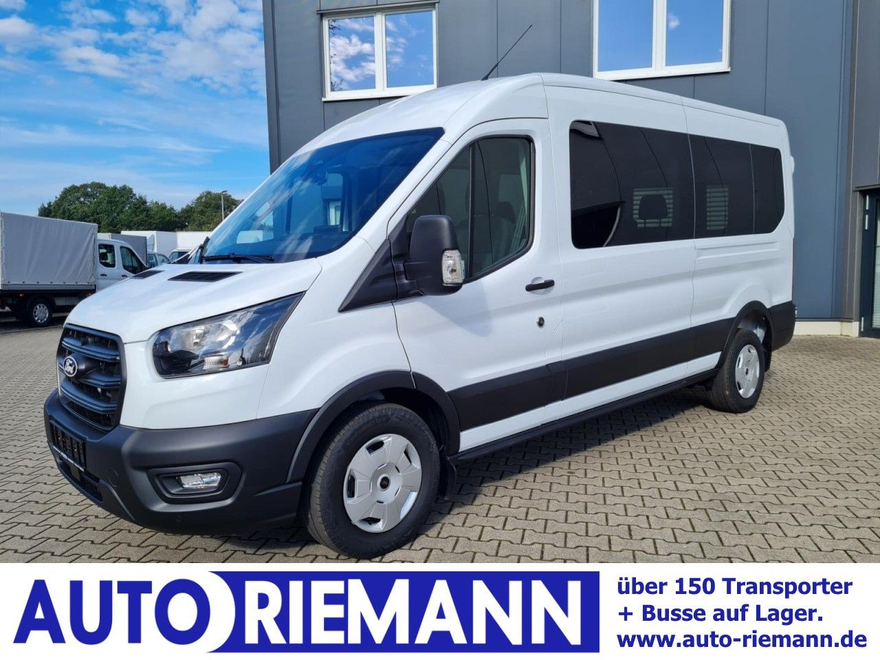 Ford Transit 350 Kombi TDCi L3 Trend 9 Sitzer AUTOMAT - Furgoneta de pasajeros: foto 1 Ford Transit 350 Kombi TDCi L3 Trend 9 Sitzer AUTOMAT - Furgoneta de pasajeros: foto 1