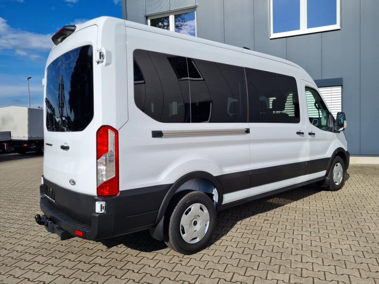 Ford Transit 350 Kombi TDCi L3 Trend 9 Sitzer AUTOMAT - Furgoneta de pasajeros: foto 4 Ford Transit 350 Kombi TDCi L3 Trend 9 Sitzer AUTOMAT - Furgoneta de pasajeros: foto 4