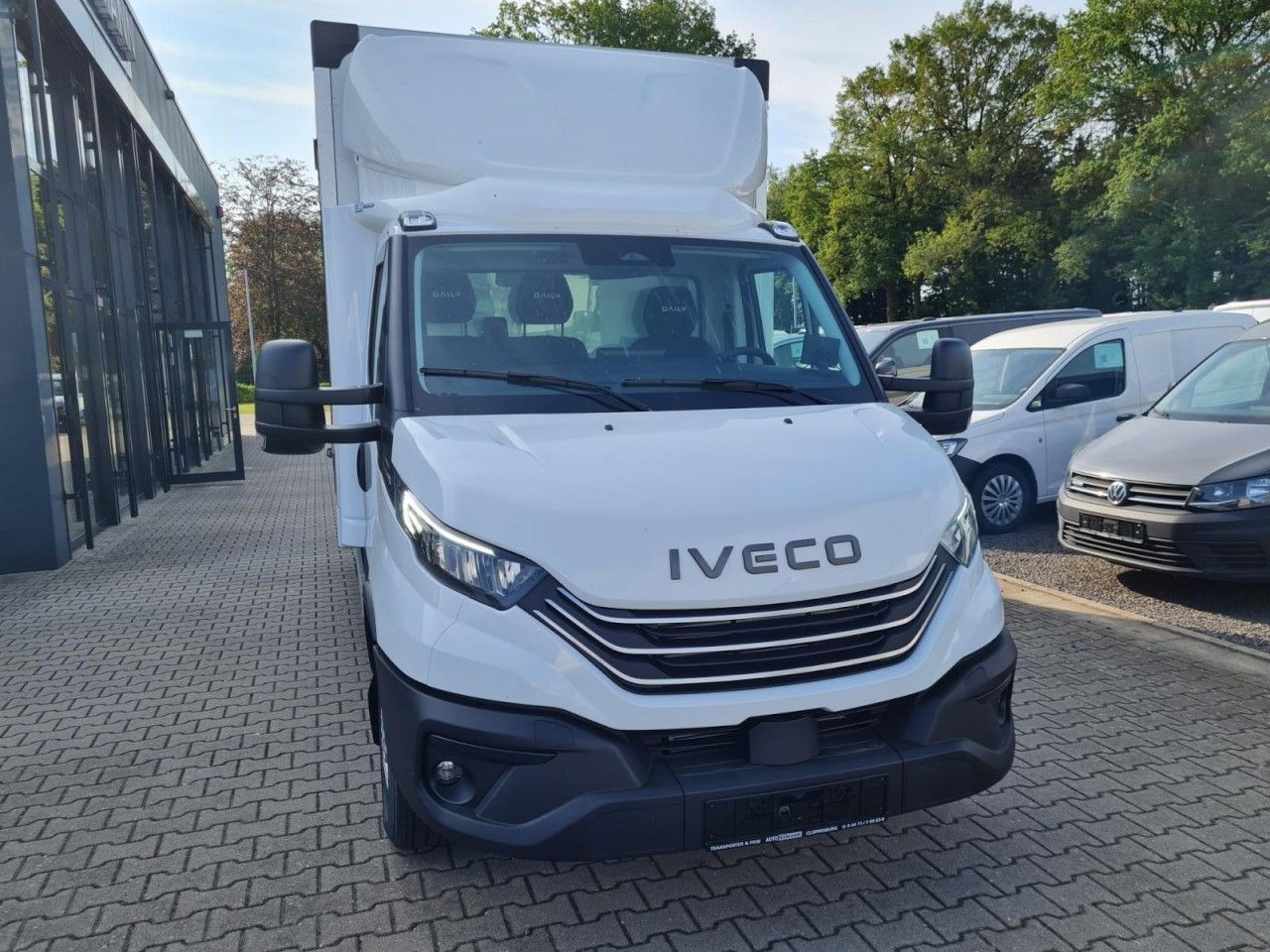 Iveco Daily 35S18 3.0 Koffer Hi Matic LM KAMERA NAVI - Furgoneta caja cerrada: foto 2 Iveco Daily 35S18 3.0 Koffer Hi Matic LM KAMERA NAVI - Furgoneta caja cerrada: foto 2