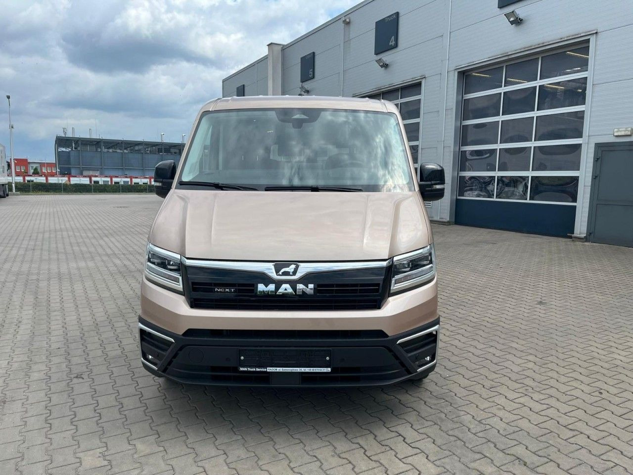 MAN TGE 3.180 TDi Kombi 9 Sitzer LED LM KAMERA Sonde - Furgoneta de pasajeros: foto 2 MAN TGE 3.180 TDi Kombi 9 Sitzer LED LM KAMERA Sonde - Furgoneta de pasajeros: foto 2