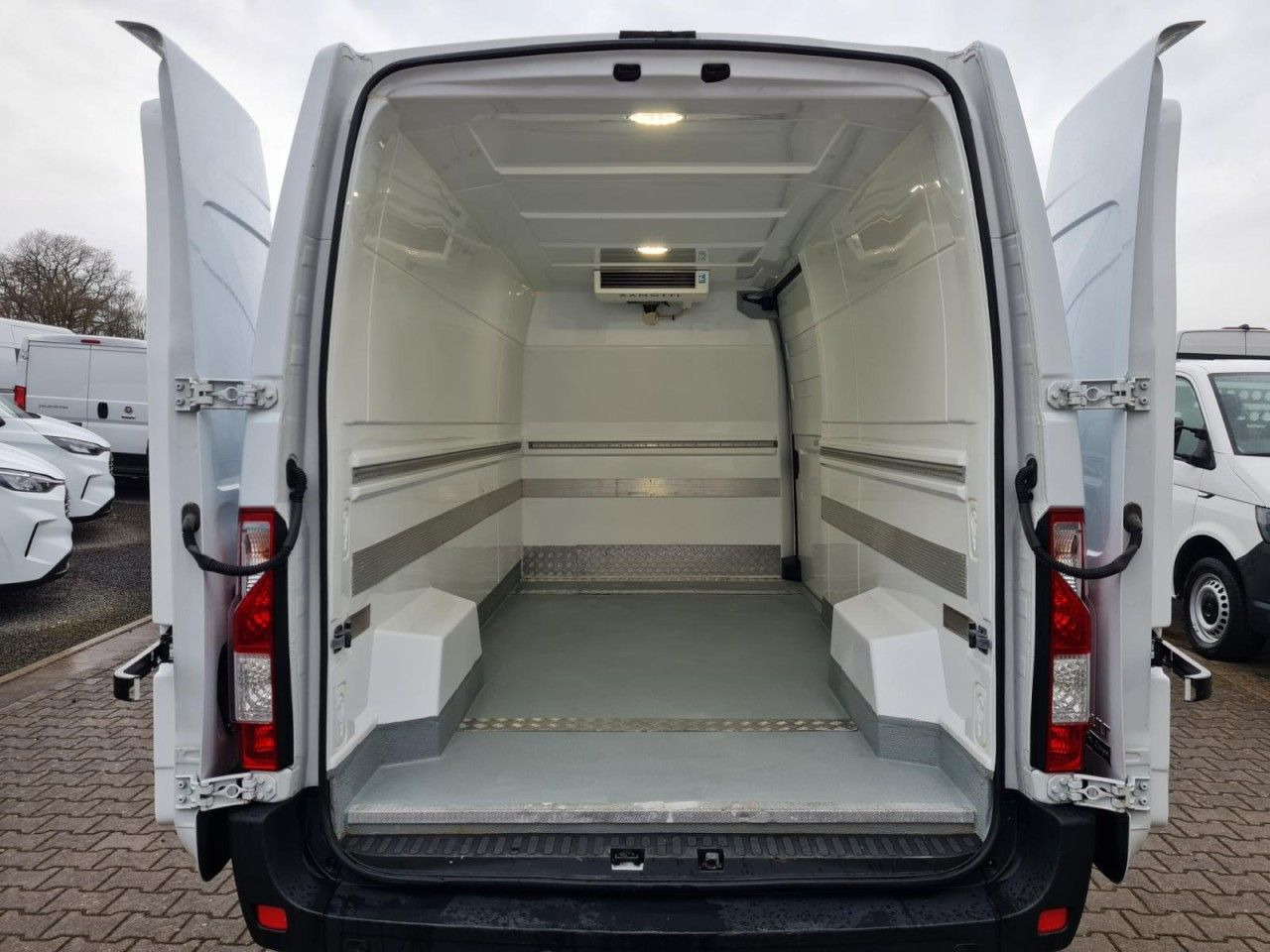 Renault Master 3.5t Kühlkasten L3H2 Stand+Fahrkühlung ER - Furgoneta frigorifica: foto 5 Renault Master 3.5t Kühlkasten L3H2 Stand+Fahrkühlung ER - Furgoneta frigorifica: foto 5