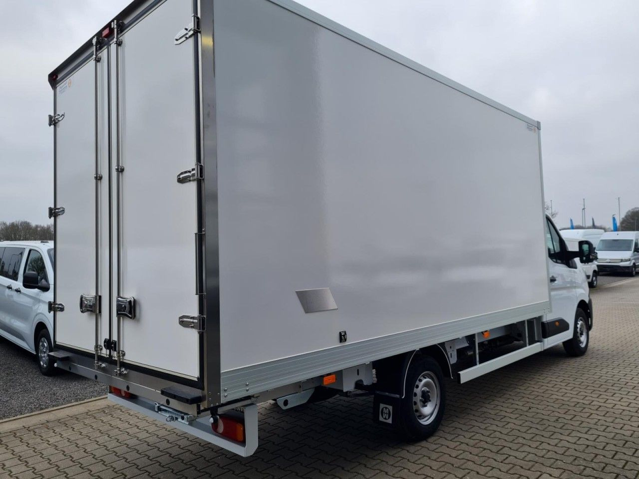 Renault Master 35 New Möbel Koffer LF 4.80m KLIMA TEMPOM - Furgoneta caja cerrada: foto 4 Renault Master 35 New Möbel Koffer LF 4.80m KLIMA TEMPOM - Furgoneta caja cerrada: foto 4