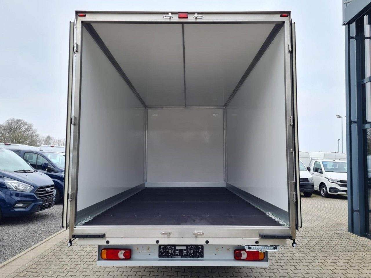 Renault Master 35 New Möbel Koffer LF 4.80m KLIMA TEMPOM - Furgoneta caja cerrada: foto 5 Renault Master 35 New Möbel Koffer LF 4.80m KLIMA TEMPOM - Furgoneta caja cerrada: foto 5