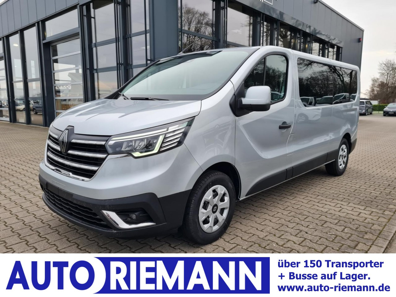 Renault Trafic Kombi 9-Sitze L2 Grand Equilibre KLIMA TEMPOMAT - Minibús, Furgoneta de pasajeros: foto 1 Renault Trafic Kombi 9-Sitze L2 Grand Equilibre KLIMA TEMPOMAT - Minibús, Furgoneta de pasajeros: foto 1