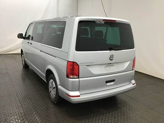 VW T6.1 Caravelle TDI lang 9 Sitzer 2 Schiebetüren Trendl. - Minibús, Furgoneta de pasajeros: foto 3 VW T6.1 Caravelle TDI lang 9 Sitzer 2 Schiebetüren Trendl. - Minibús, Furgoneta de pasajeros: foto 3