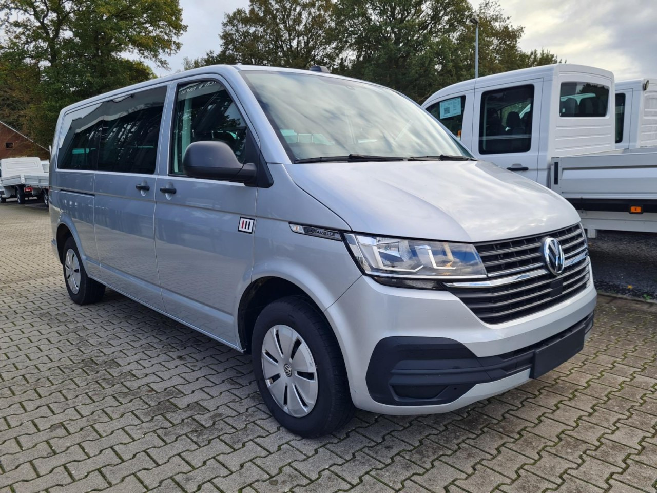 VW Volkswagen T6.1 Caravelle TDI lang 9 Sitzer 2 Schiebetüren Trendl. - Minibús, Furgoneta de pasajeros: foto 3 VW Volkswagen T6.1 Caravelle TDI lang 9 Sitzer 2 Schiebetüren Trendl. - Minibús, Furgoneta de pasajeros: foto 3