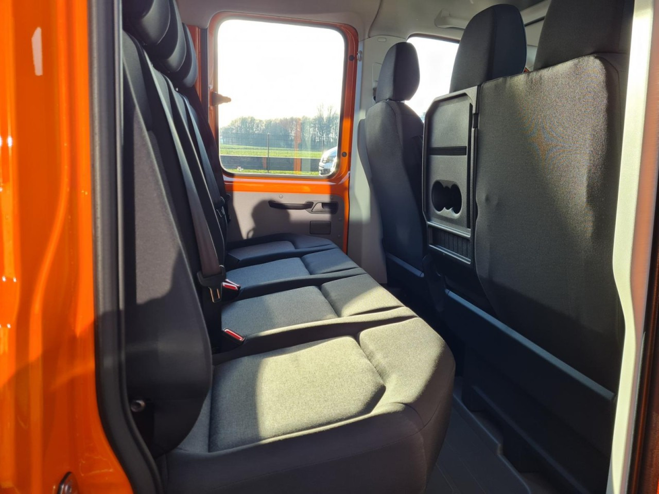 Arrendamiento de  Volkswagen Crafter 35 Doka Pritsche MR AHK KLIMA PDC TEMPOMAT Volkswagen Crafter 35 Doka Pritsche MR AHK KLIMA PDC TEMPOMAT: foto 13