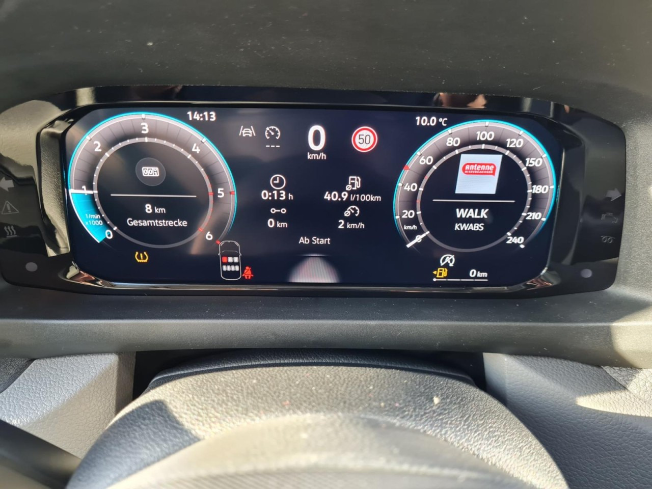 Arrendamiento de  Volkswagen Crafter 35 Doka Pritsche MR AHK KLIMA PDC TEMPOMAT Volkswagen Crafter 35 Doka Pritsche MR AHK KLIMA PDC TEMPOMAT: foto 14