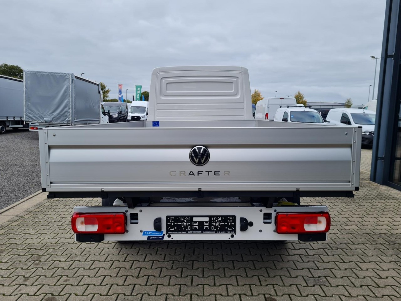 Volkswagen Crafter 35 Doka TDI Pritsche lang L4 KLIMA TEMPOMAT - Furgoneta caja abierta, Furgoneta combi: foto 5 Volkswagen Crafter 35 Doka TDI Pritsche lang L4 KLIMA TEMPOMAT - Furgoneta caja abierta, Furgoneta combi: foto 5