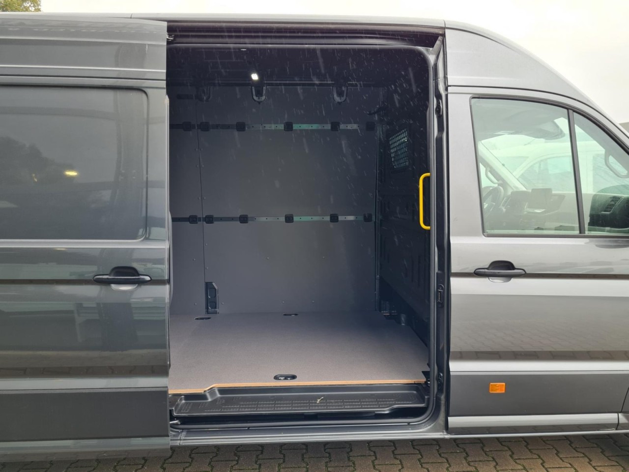 Volkswagen Crafter 35 Kasten Maxi L4H3 AG LED TEMPOMAT - Furgón: foto 4 Volkswagen Crafter 35 Kasten Maxi L4H3 AG LED TEMPOMAT - Furgón: foto 4