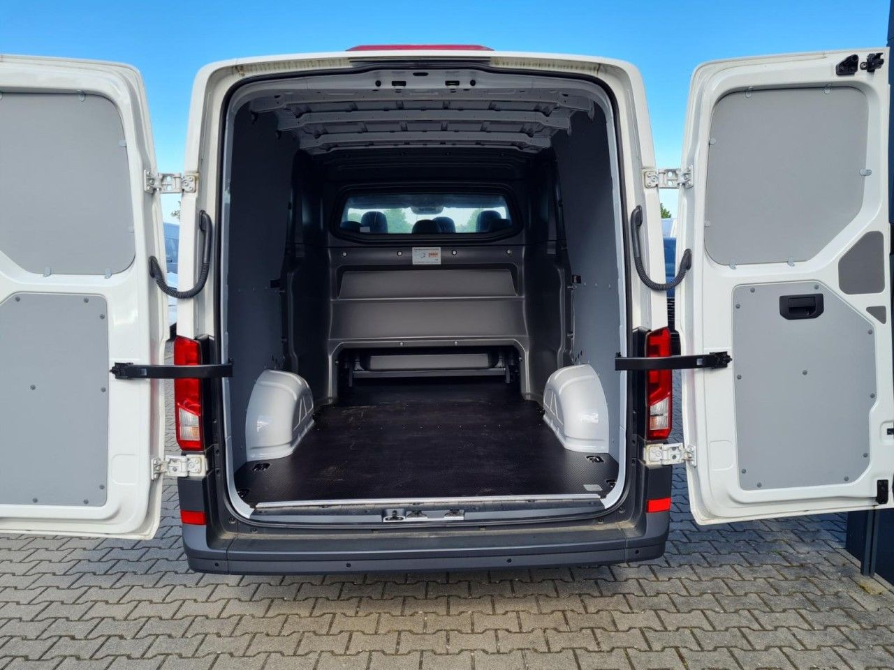 Volkswagen Crafter 35 Kasten Plus Doka Mixto PDC NAVI/APP - Furgón, Furgoneta combi: foto 5 Volkswagen Crafter 35 Kasten Plus Doka Mixto PDC NAVI/APP - Furgón, Furgoneta combi: foto 5