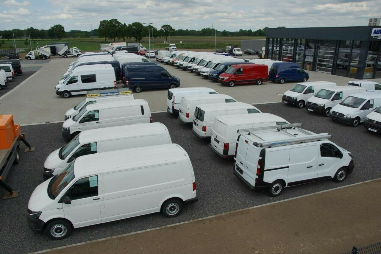 Furgón Volkswagen Crafter 35 Kasten TDI MR KLIMA KAMERA AUTOMATIK: foto 23