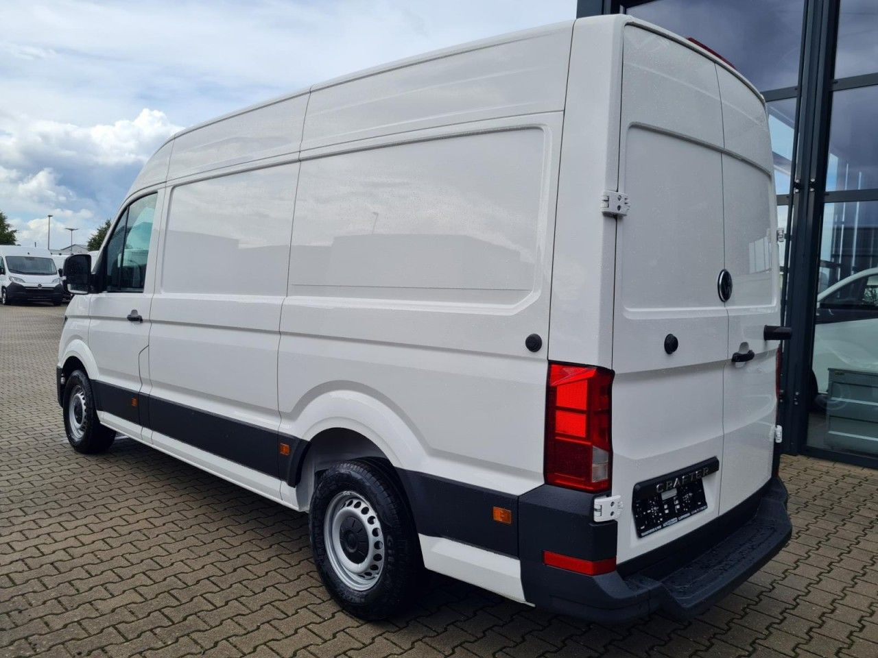 Arrendamiento de  Volkswagen Crafter 35 Kasten TDI MR PDC KLIMA TEMPOMAT Volkswagen Crafter 35 Kasten TDI MR PDC KLIMA TEMPOMAT: foto 8
