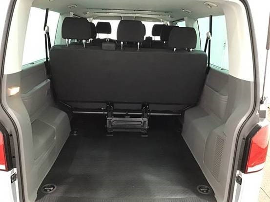 Volkswagen T6.1 Caravelle TDI lang 9 Sitzer 2 Schiebetüren Trendl. - Minibús, Furgoneta de pasajeros: foto 4 Volkswagen T6.1 Caravelle TDI lang 9 Sitzer 2 Schiebetüren Trendl. - Minibús, Furgoneta de pasajeros: foto 4