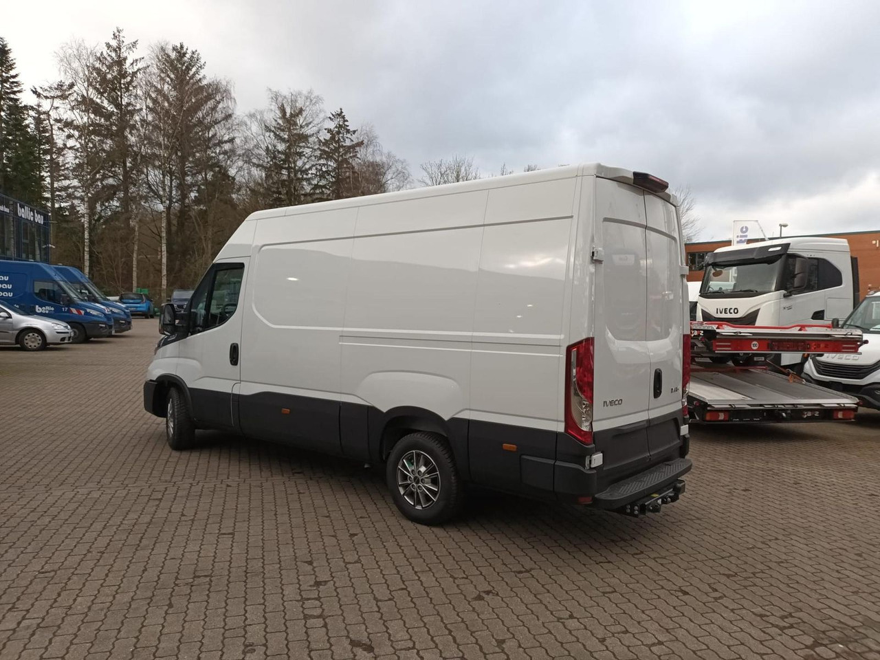 Iveco 35S16A8V AHK, ACC, LED-SCHEINWERFER ab 0% - Furgón: foto 2 Iveco 35S16A8V AHK, ACC, LED-SCHEINWERFER ab 0% - Furgón: foto 2