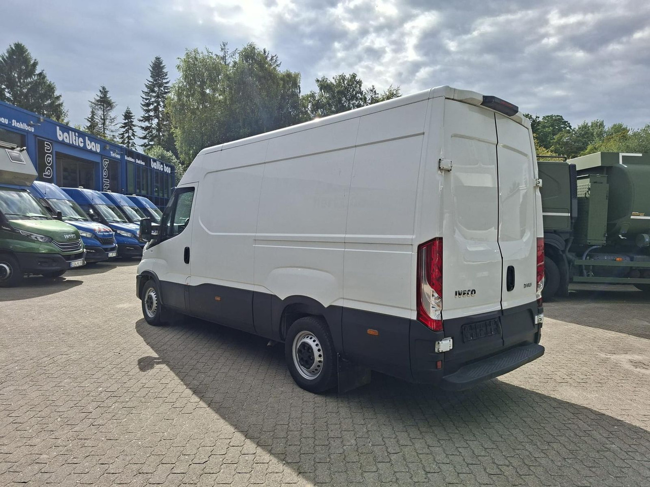 Iveco Daily 35 S16 V 3520L Klima 115 kW (156 PS), S... - Furgón: foto 3 Iveco Daily 35 S16 V 3520L Klima 115 kW (156 PS), S... - Furgón: foto 3