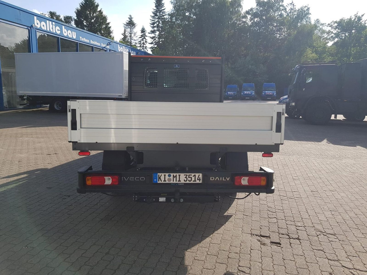 Iveco Daily 35S14HA8 Pritsche AHK 100 kW (136 PS),... - Furgoneta caja abierta: foto 4 Iveco Daily 35S14HA8 Pritsche AHK 100 kW (136 PS),... - Furgoneta caja abierta: foto 4