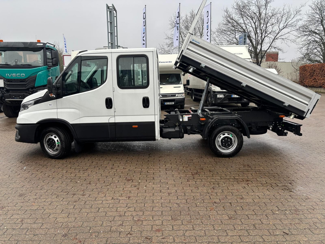 Iveco Daily 35S16H3.0A8YD*DSK*KLIMA*AHK* - Furgoneta basculante, Furgoneta combi: foto 2 Iveco Daily 35S16H3.0A8YD*DSK*KLIMA*AHK* - Furgoneta basculante, Furgoneta combi: foto 2