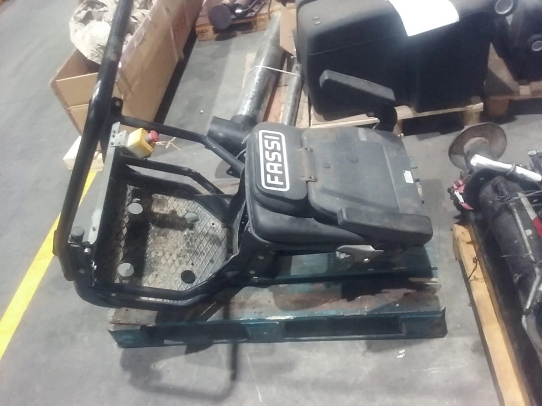 KIT ASIENTO EN COLUMNA FASSI - Asiento para Grúa: foto 3 KIT ASIENTO EN COLUMNA FASSI - Asiento para Grúa: foto 3