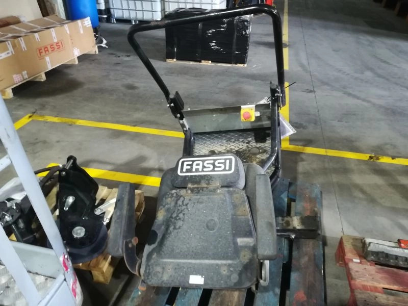 KIT ASIENTO EN COLUMNA FASSI - Asiento para Grúa: foto 2 KIT ASIENTO EN COLUMNA FASSI - Asiento para Grúa: foto 2
