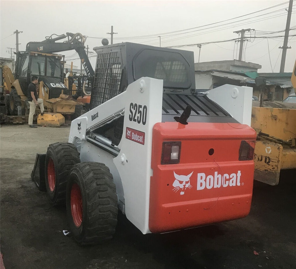 Bobcat S250 - Minicargadora: foto 3 Bobcat S250 - Minicargadora: foto 3