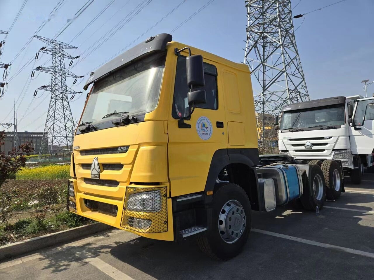 Howo 6x4 - Cabeza tractora: foto 1 Howo 6x4 - Cabeza tractora: foto 1