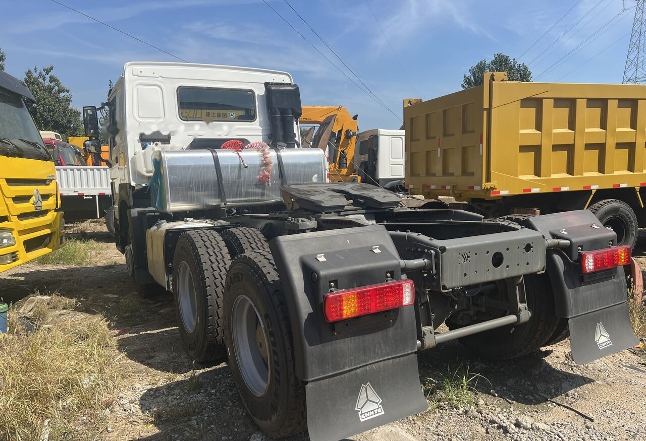 Howo 6x4 - Cabeza tractora: foto 2 Howo 6x4 - Cabeza tractora: foto 2