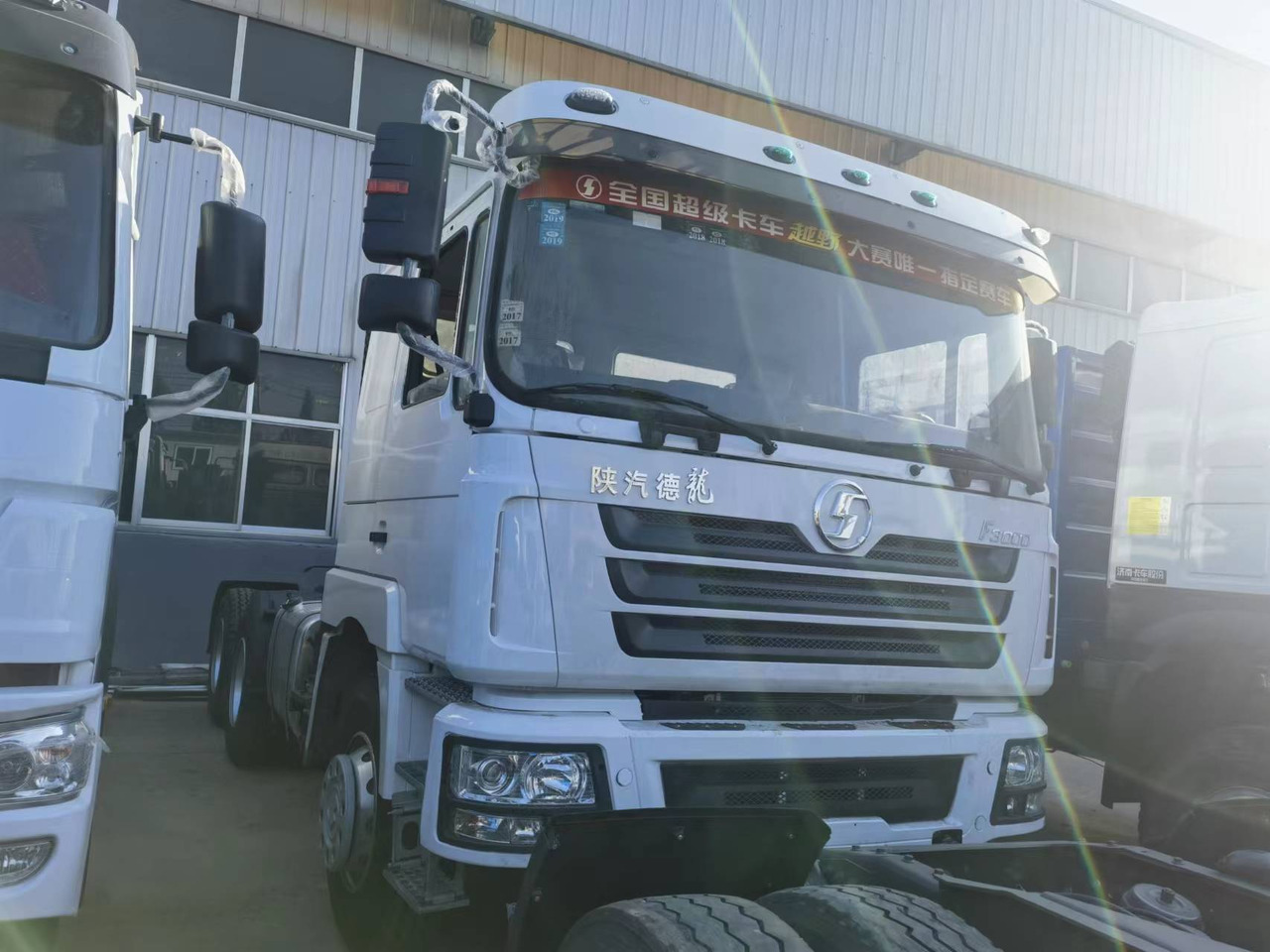 Shacman F3000 6*4 Tractor - Cabeza tractora: foto 1 Shacman F3000 6*4 Tractor - Cabeza tractora: foto 1