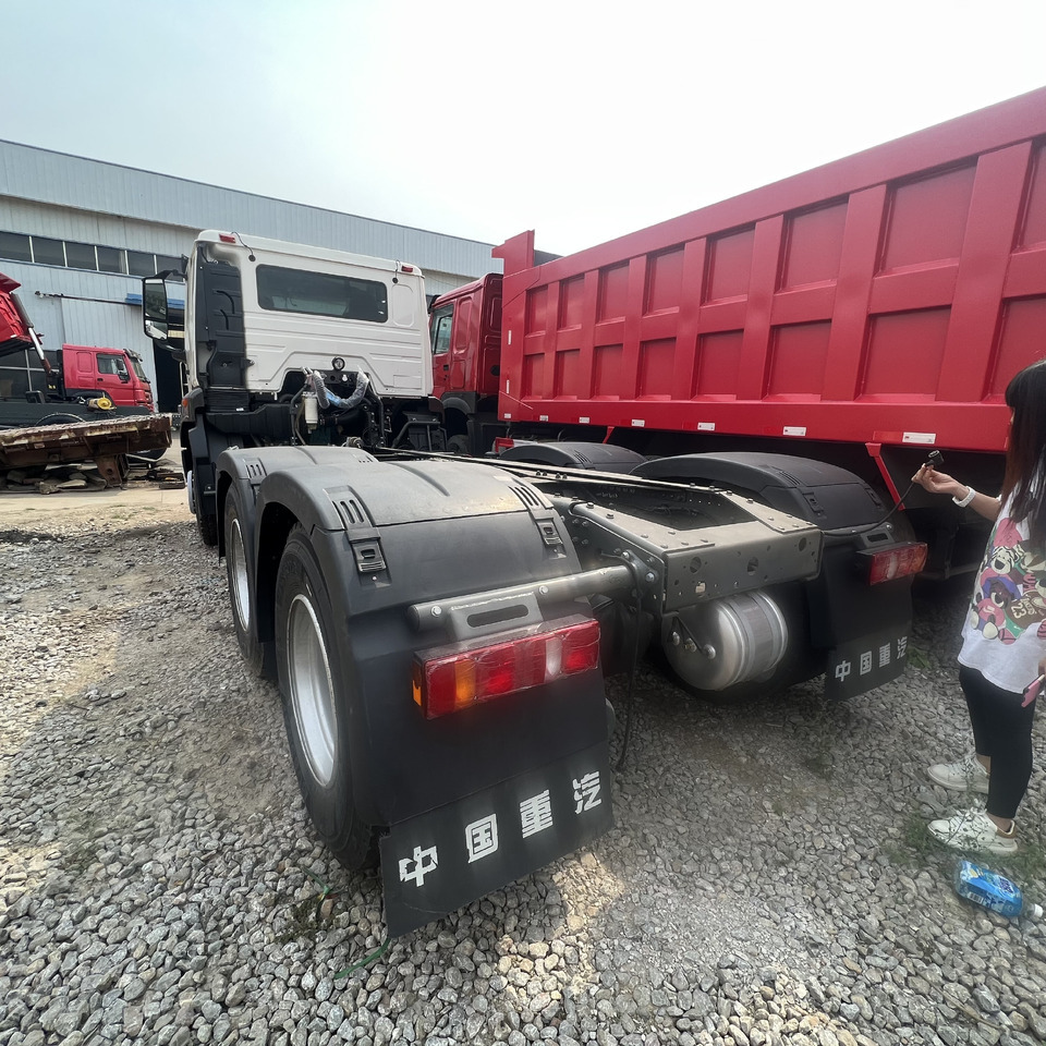 Sinotruk HOHAN - Cabeza tractora: foto 3 Sinotruk HOHAN - Cabeza tractora: foto 3