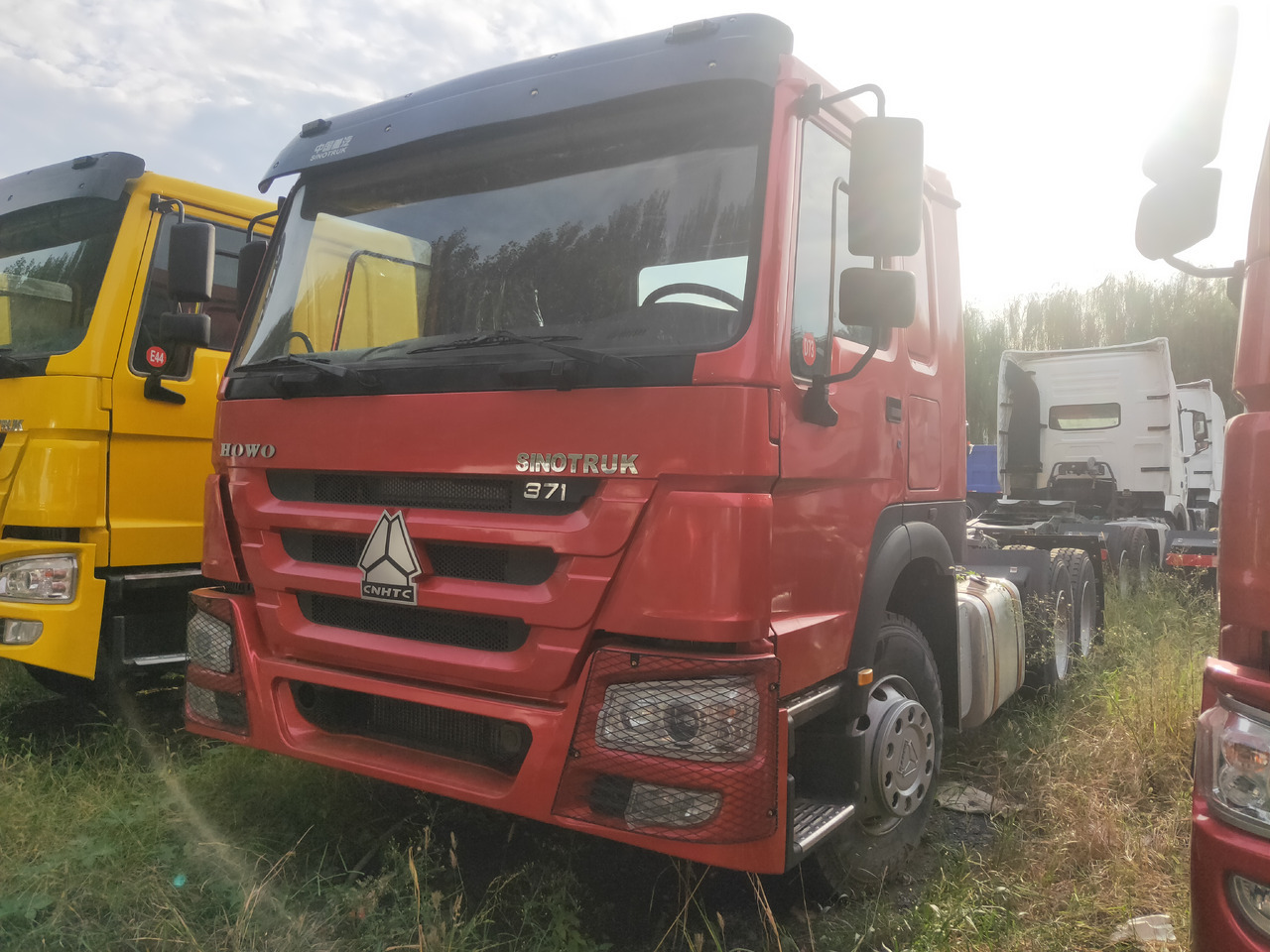 Sinotruk HOWO 371 6*4 Tractor - Cabeza tractora: foto 1 Sinotruk HOWO 371 6*4 Tractor - Cabeza tractora: foto 1