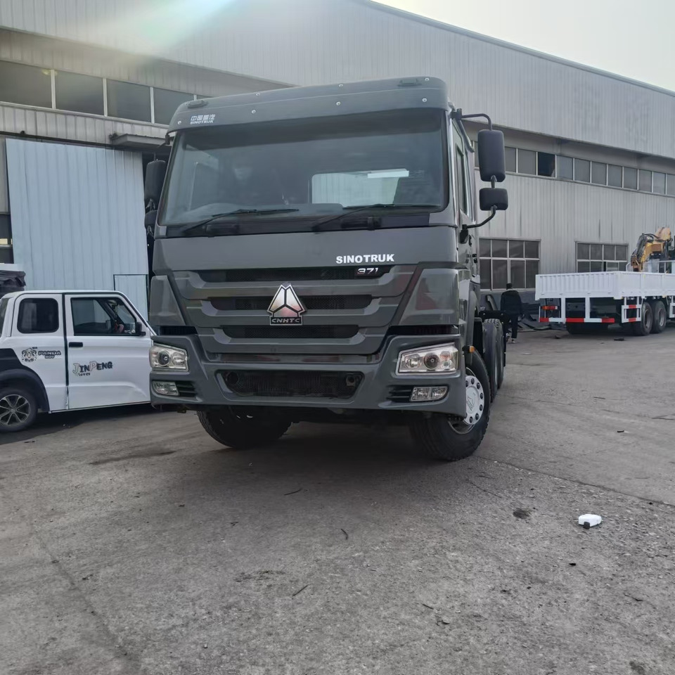 Sinotruk HOWO 371 6*4 Tractor - Cabeza tractora: foto 1 Sinotruk HOWO 371 6*4 Tractor - Cabeza tractora: foto 1