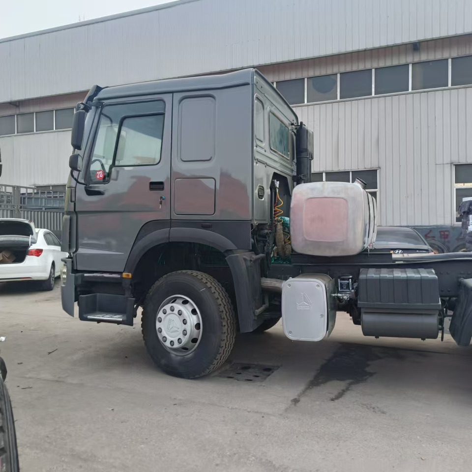 Sinotruk HOWO 371 6*4 Tractor - Cabeza tractora: foto 5 Sinotruk HOWO 371 6*4 Tractor - Cabeza tractora: foto 5
