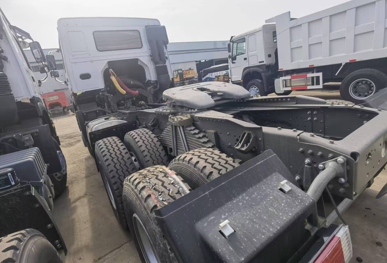 Sinotruk HOWO 371 Tractor - Cabeza tractora: foto 3 Sinotruk HOWO 371 Tractor - Cabeza tractora: foto 3