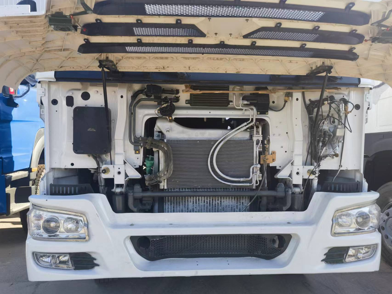 Sinotruk HOWO 371 Tractor - Cabeza tractora: foto 5 Sinotruk HOWO 371 Tractor - Cabeza tractora: foto 5