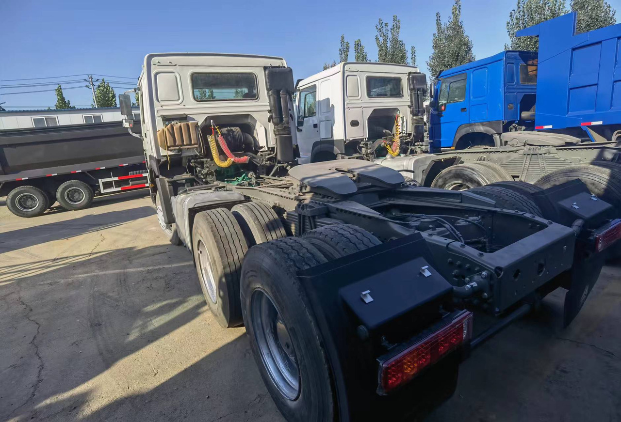 Cabeza tractora Sinotruk HOWO 371 Tractor: foto 7 Cabeza tractora Sinotruk HOWO 371 Tractor: foto 7