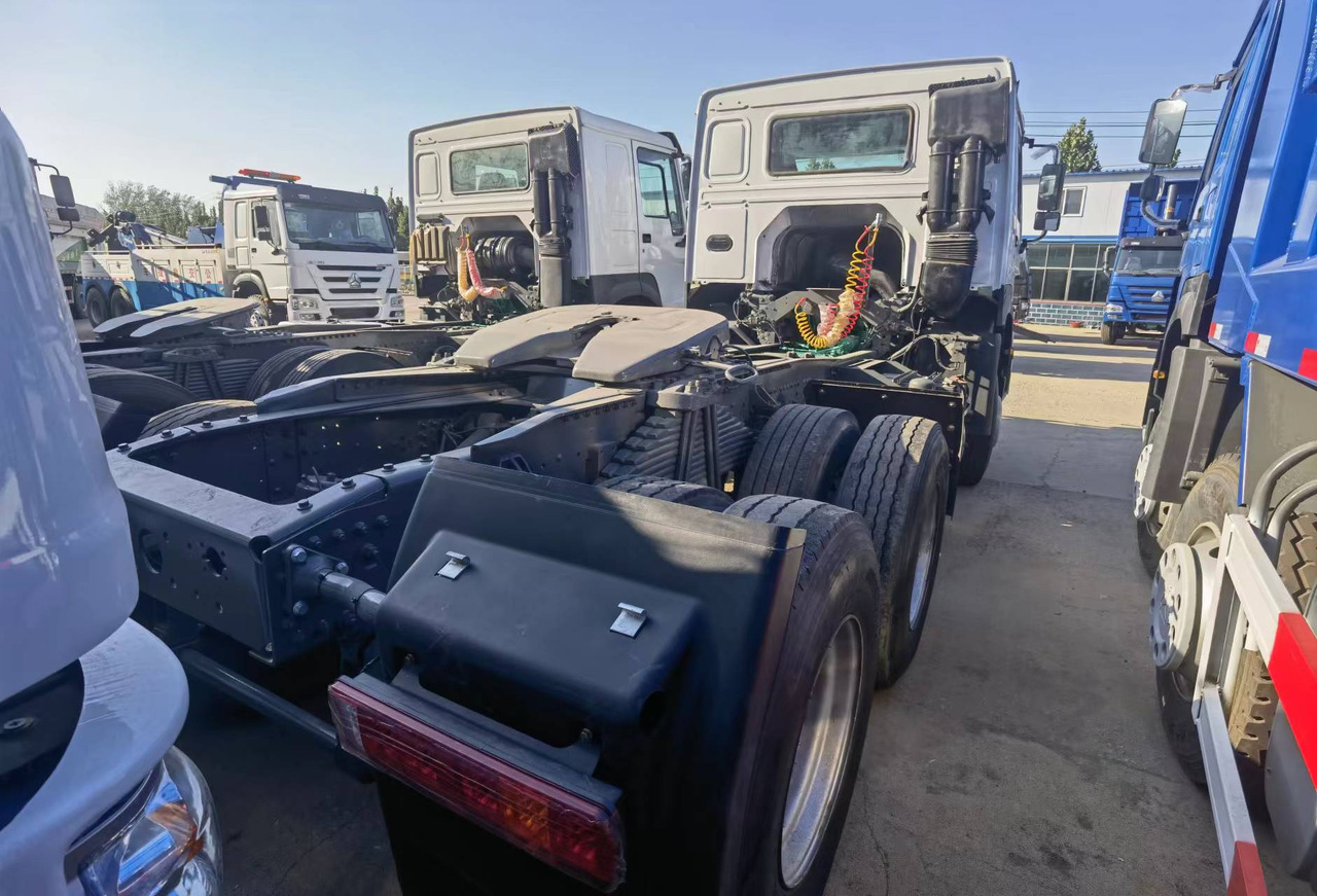 Sinotruk HOWO 371 Tractor - Cabeza tractora: foto 2 Sinotruk HOWO 371 Tractor - Cabeza tractora: foto 2