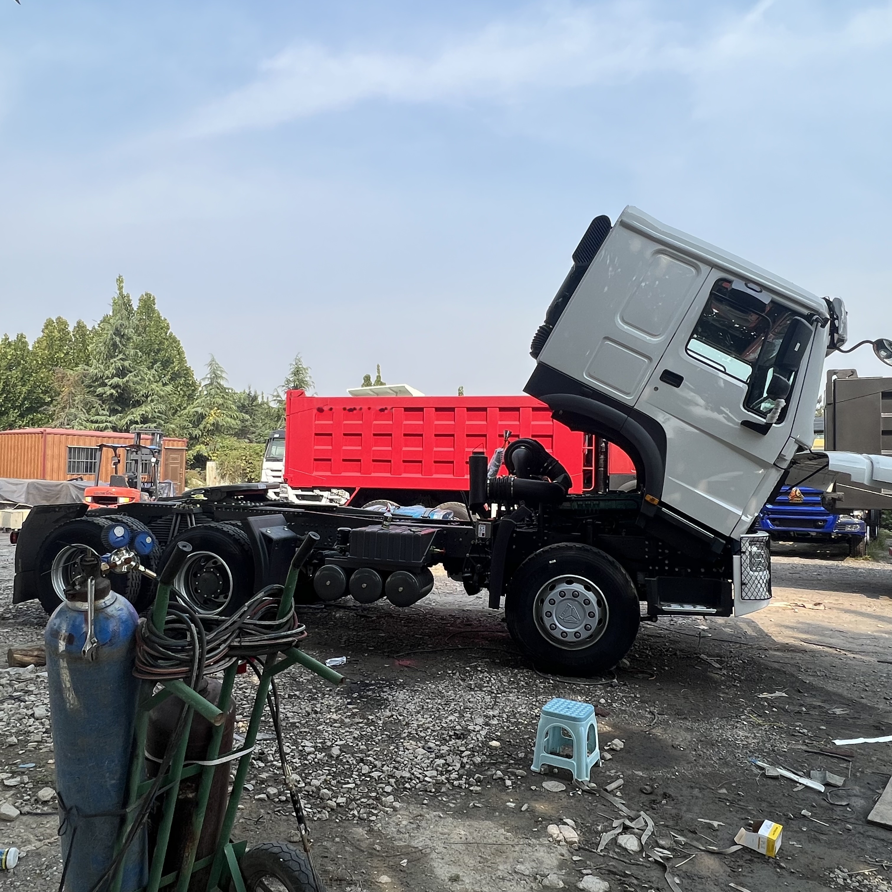 Sinotruk HOWO 371 Tractor - Cabeza tractora: foto 3 Sinotruk HOWO 371 Tractor - Cabeza tractora: foto 3