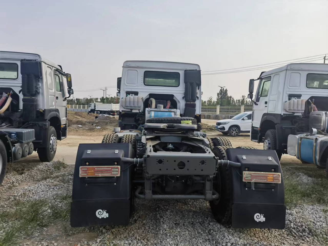 Sinotruk HOWO 371 Tractor - Cabeza tractora: foto 2 Sinotruk HOWO 371 Tractor - Cabeza tractora: foto 2