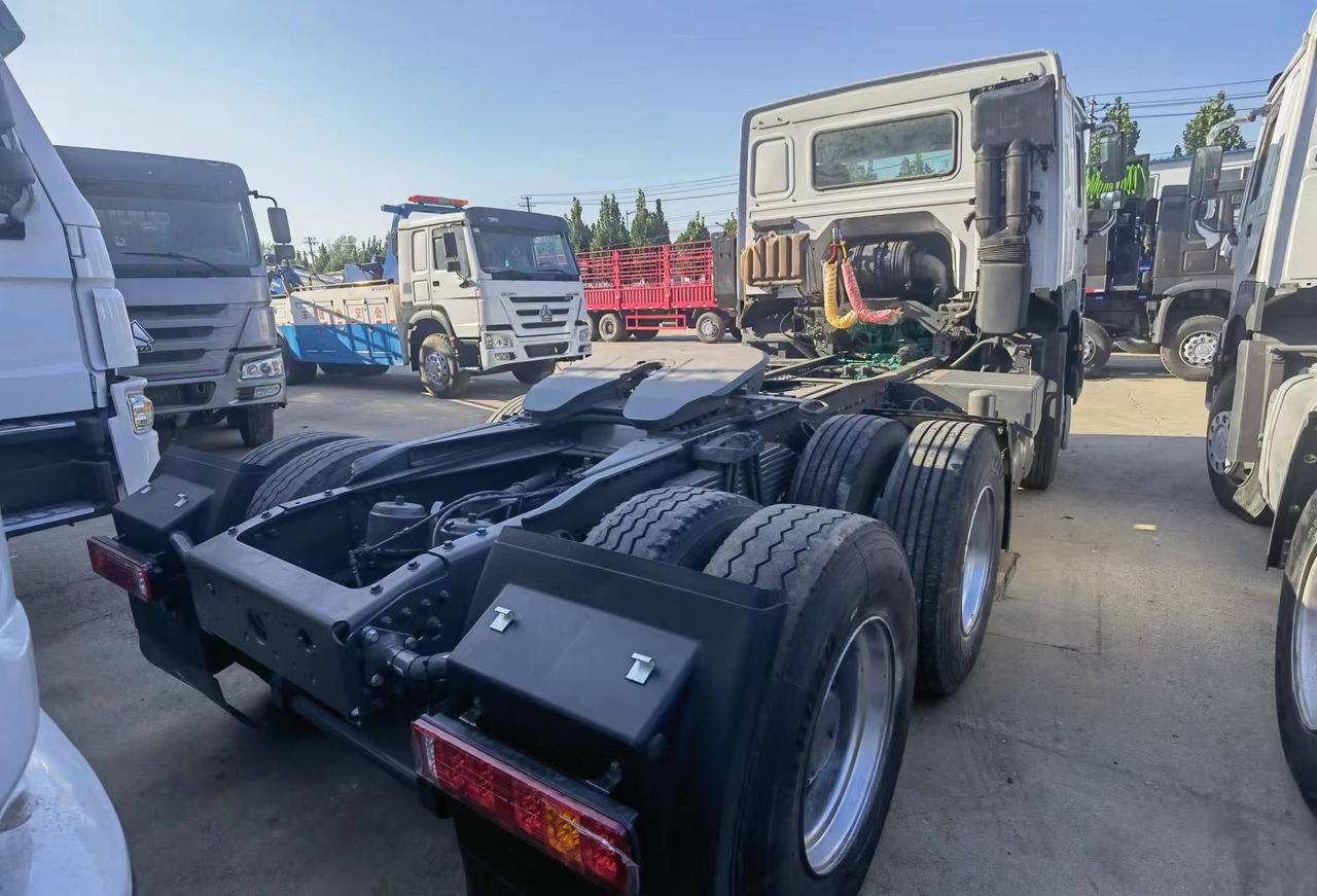 Cabeza tractora Sinotruk HOWO 371 Tractor: foto 8 Cabeza tractora Sinotruk HOWO 371 Tractor: foto 8