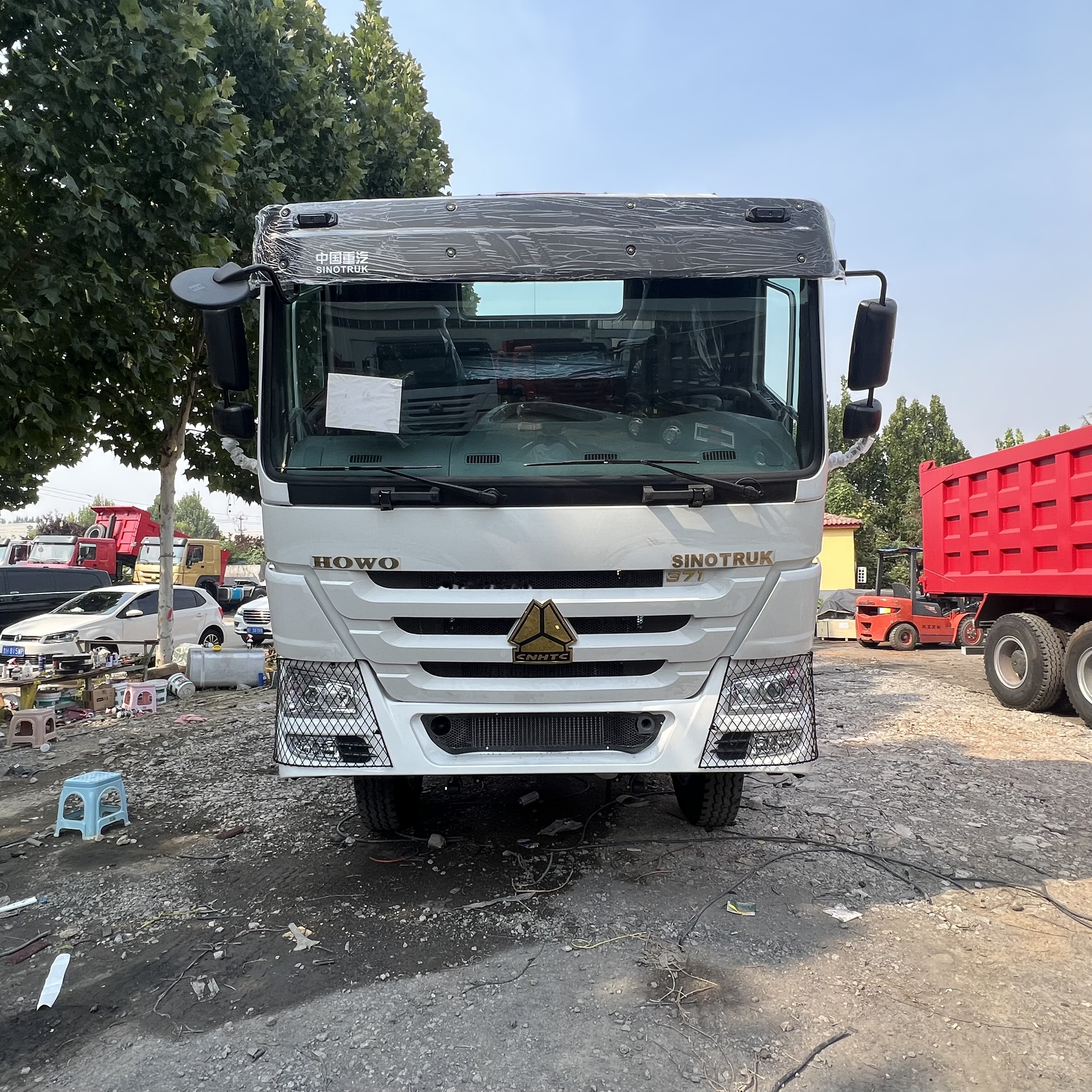 Sinotruk HOWO 371 Tractor - Cabeza tractora: foto 5 Sinotruk HOWO 371 Tractor - Cabeza tractora: foto 5