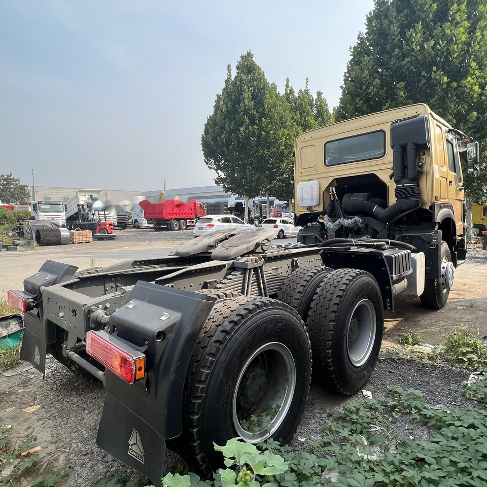 Sinotruk HOWO 420 Tractor - Cabeza tractora: foto 2 Sinotruk HOWO 420 Tractor - Cabeza tractora: foto 2