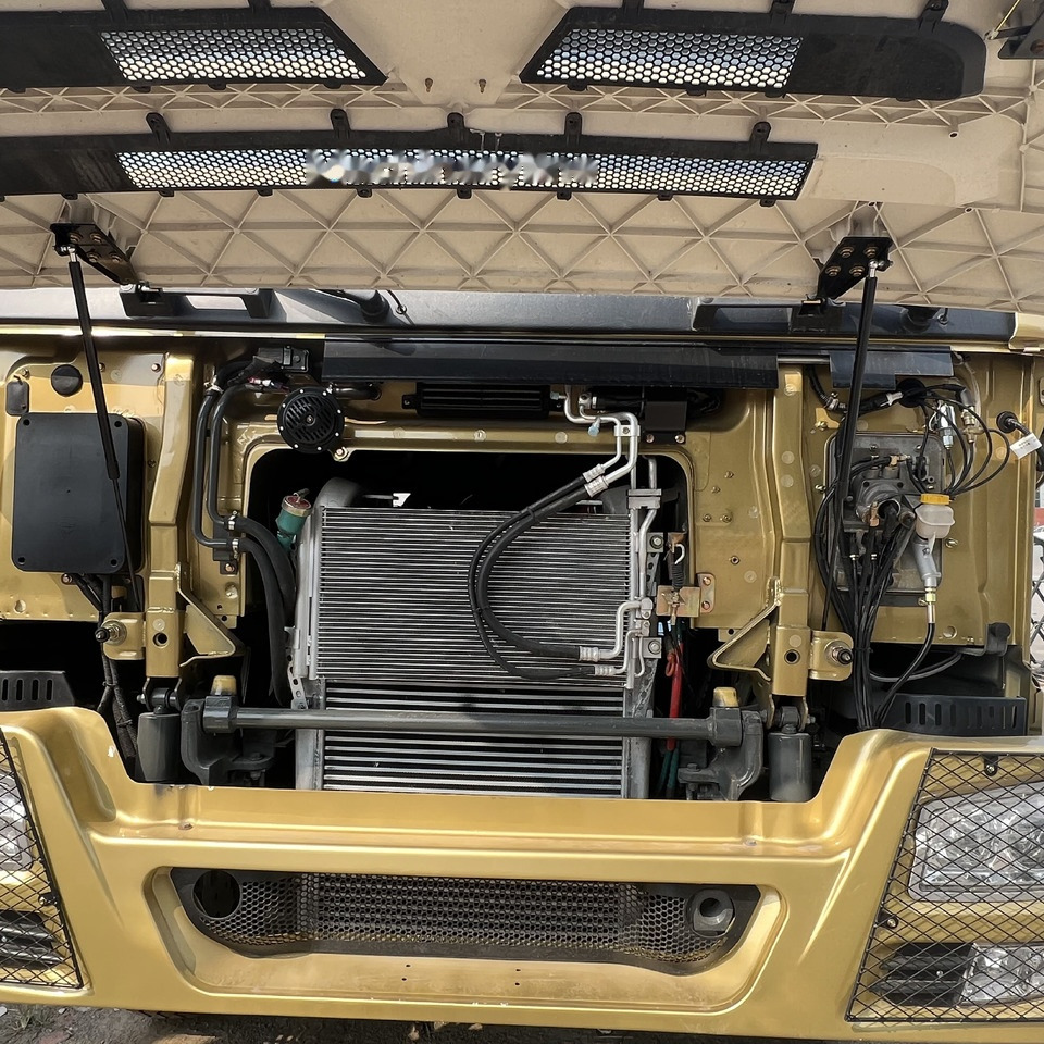 Sinotruk HOWO 420 Tractor - Cabeza tractora: foto 5 Sinotruk HOWO 420 Tractor - Cabeza tractora: foto 5