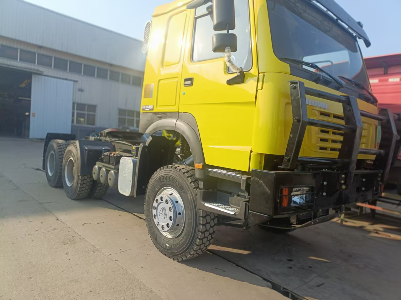 Sinotruk HOWO 430 6*4 Tractor - Cabeza tractora: foto 4 Sinotruk HOWO 430 6*4 Tractor - Cabeza tractora: foto 4