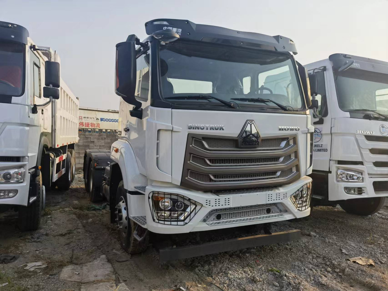 Sinotruk HOWO 6*4 Tractor - Cabeza tractora: foto 3 Sinotruk HOWO 6*4 Tractor - Cabeza tractora: foto 3