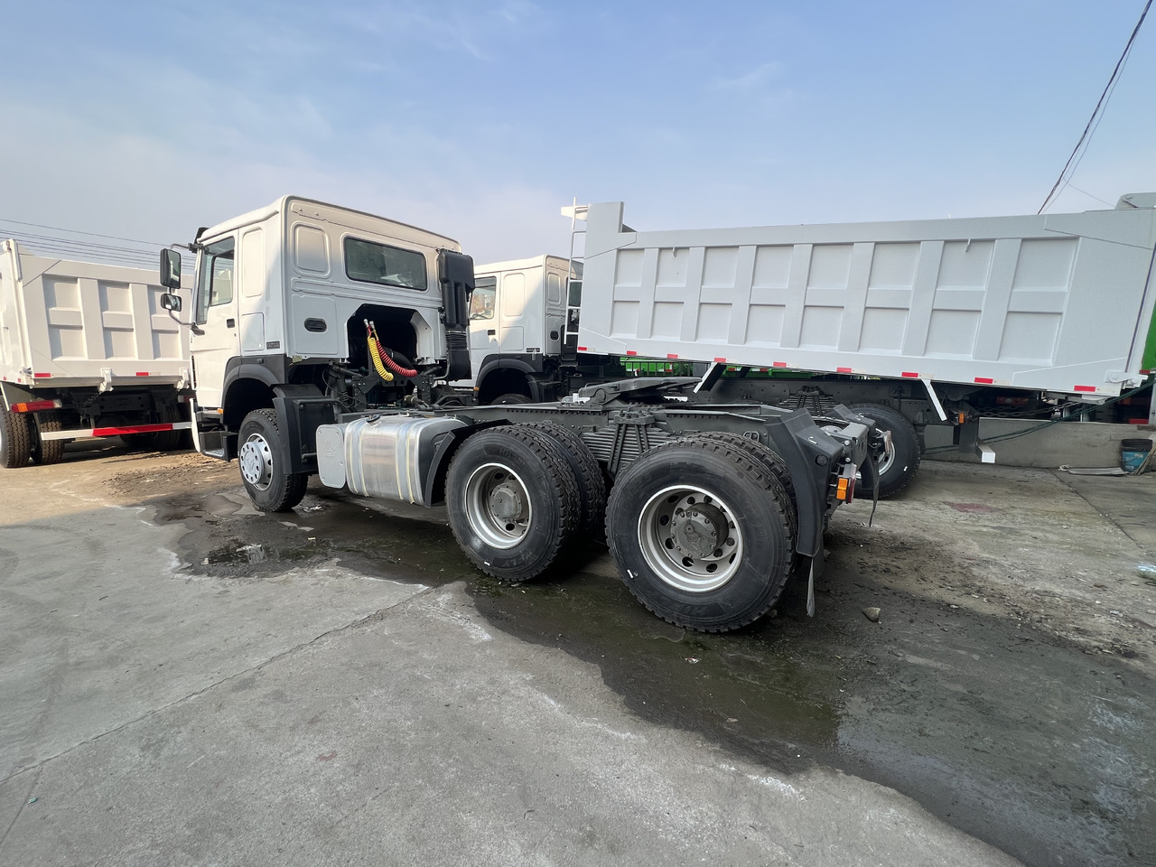 Sinotruk HOWO 6*4 Tractor - Cabeza tractora: foto 3 Sinotruk HOWO 6*4 Tractor - Cabeza tractora: foto 3