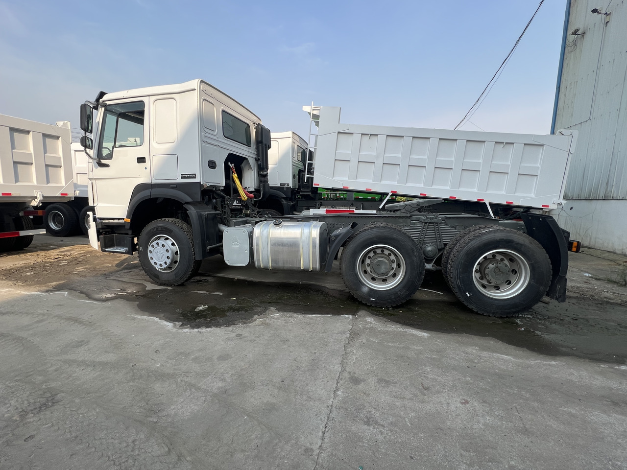 Sinotruk HOWO 6*4 Tractor - Cabeza tractora: foto 4 Sinotruk HOWO 6*4 Tractor - Cabeza tractora: foto 4